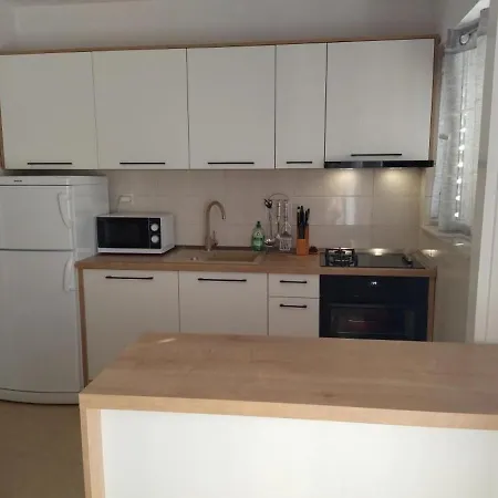 شقة With Parking Space - 21353 *